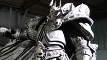 看看现在居住在台湾的 14 英尺高的魔兽巫妖王